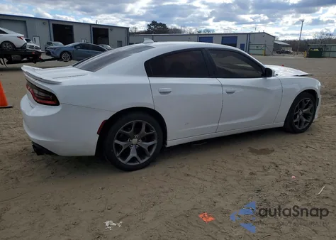 2015 Dodge Charger Sxt z USA, uszkodzony, nr VIN 2C3CDXHG8FH805622